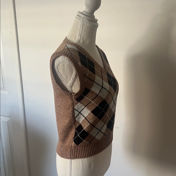 Argyle V-Neck Knit Sweater Vest in Brown and Black - Picture 2 of 5